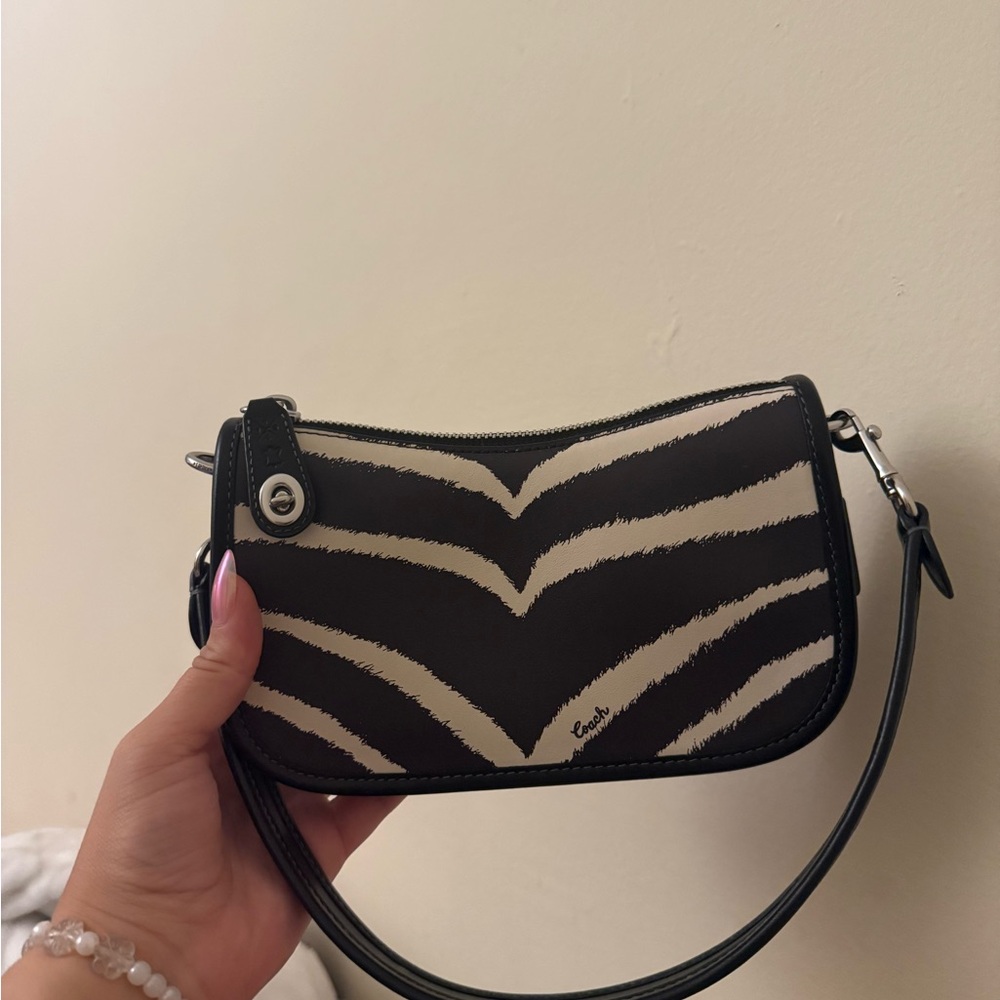 Coach Zebra swinger bag - Picture 2 of 5